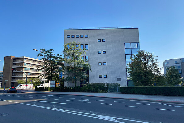 Edificio de la empresa SIKOPLAST Recycling Technology en Troisdorf 2/2