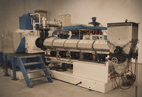Extrusión en Cascada SIKOPLAST 1980
