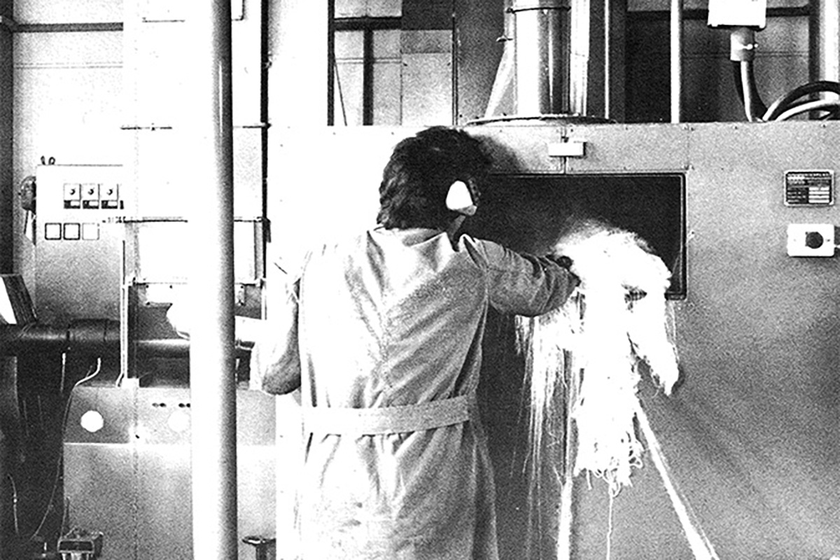 Foto en blanco y negro de los primeros años de SIKOPLAST RECYCLING